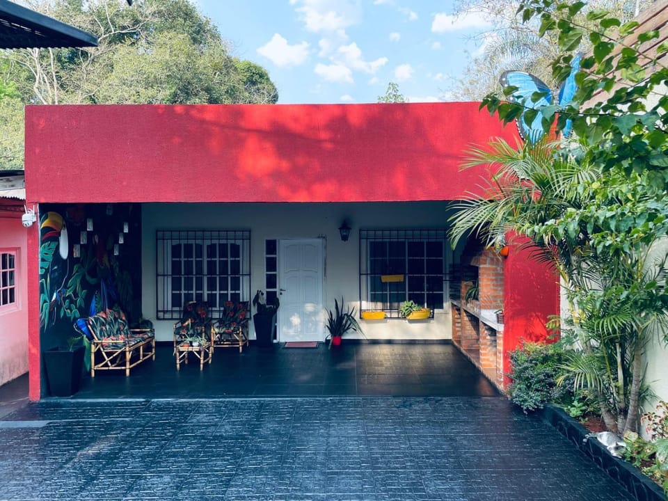 Tu hogar en las cataratas House in Puerto Iguazú