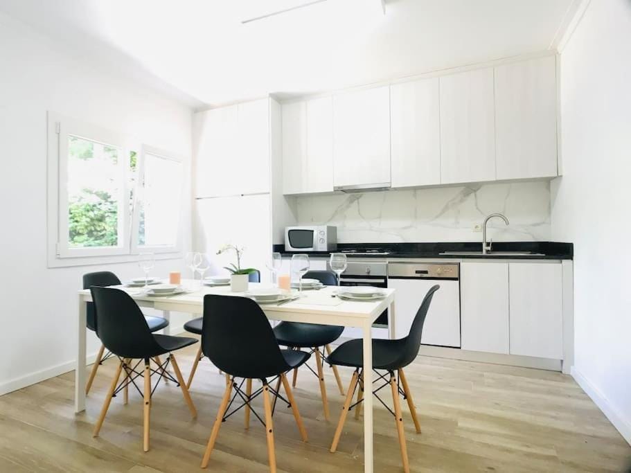 Kitchen or kitchenette, Dining area, pet friendly, stove