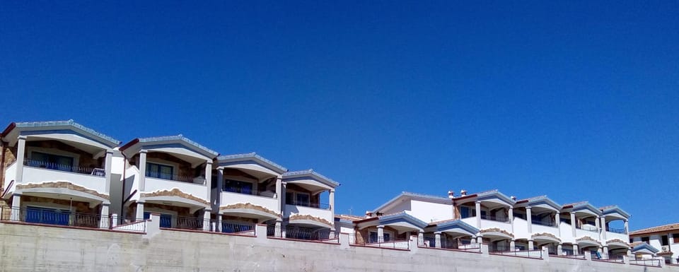 Property building, Neighbourhood