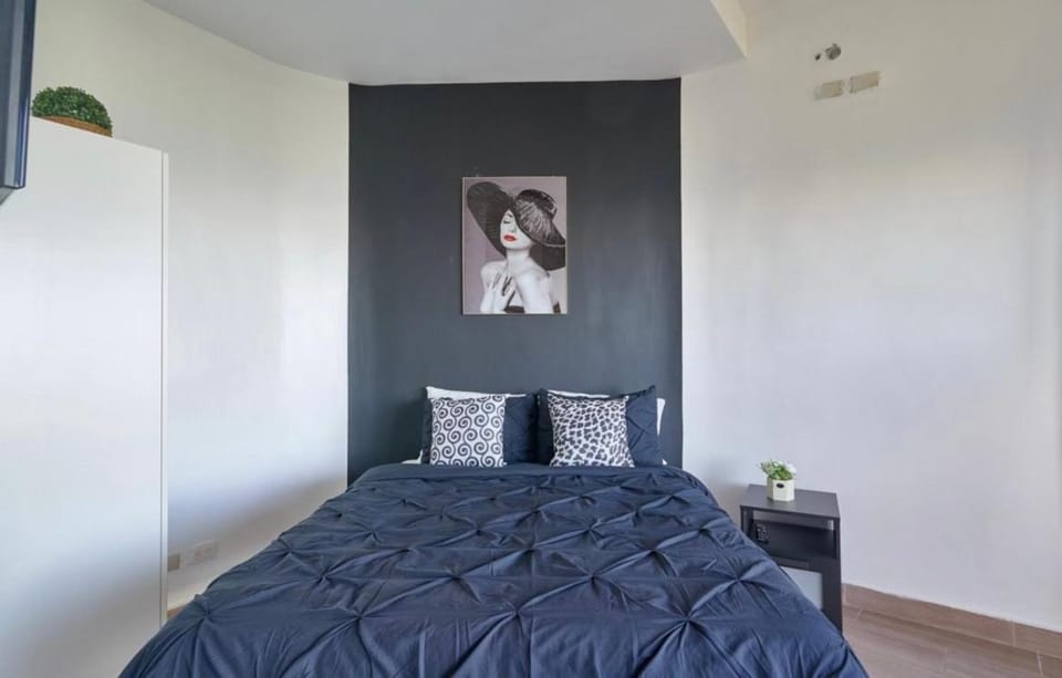 Villa Favella-Pop-Art-View-7BR-Jamaca De Dios-Balcony-Dream Villa in La Vega Province