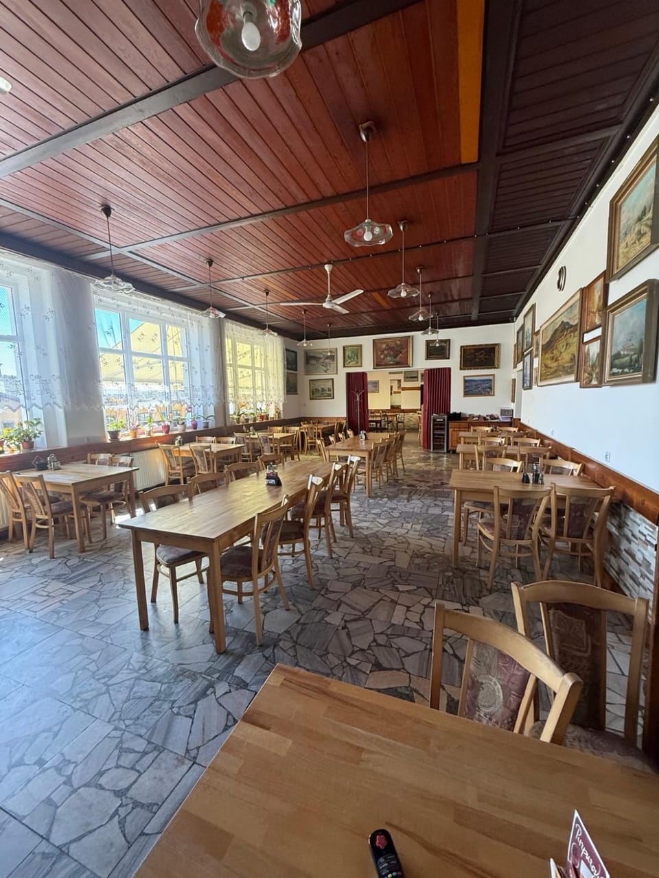 Restaurant/places to eat, Restaurant/places to eat