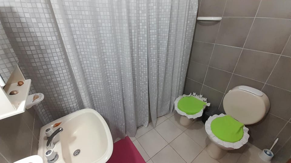 Shower, Toilet, bidet