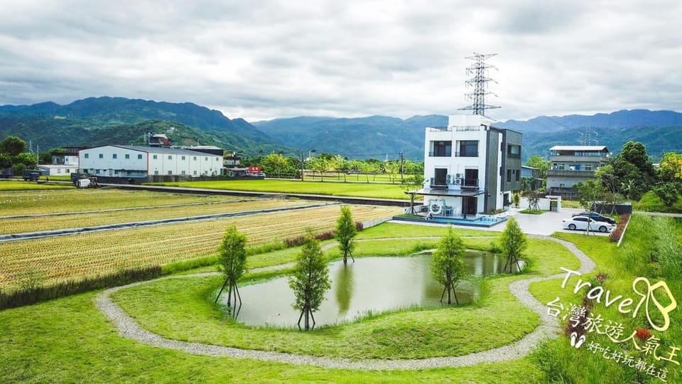Property building, Garden, Garden view, Pool view, Swimming pool