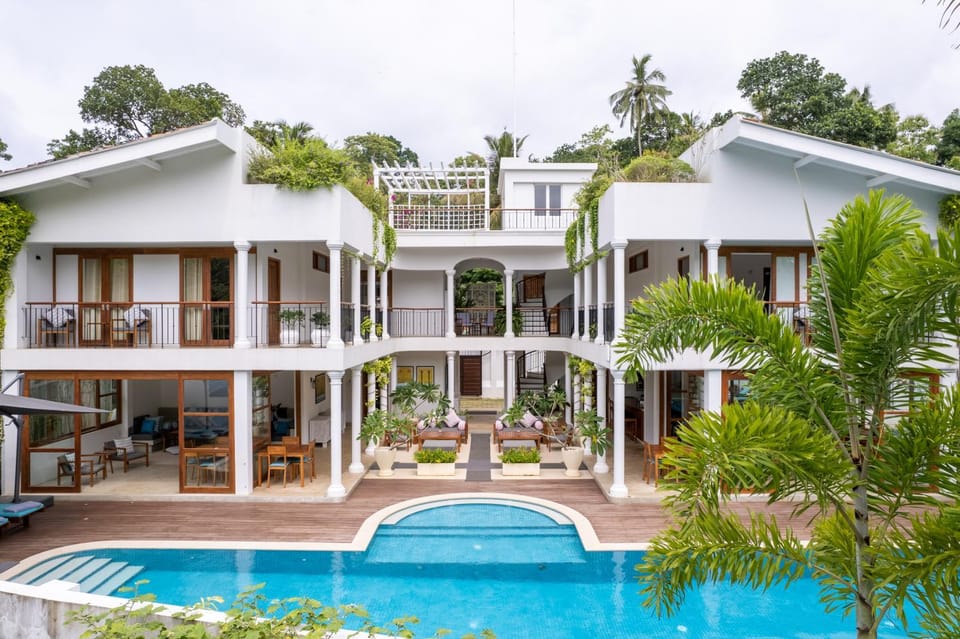 Property building, Patio, Day, Garden, Balcony/Terrace, Garden view, Swimming pool, sunbed