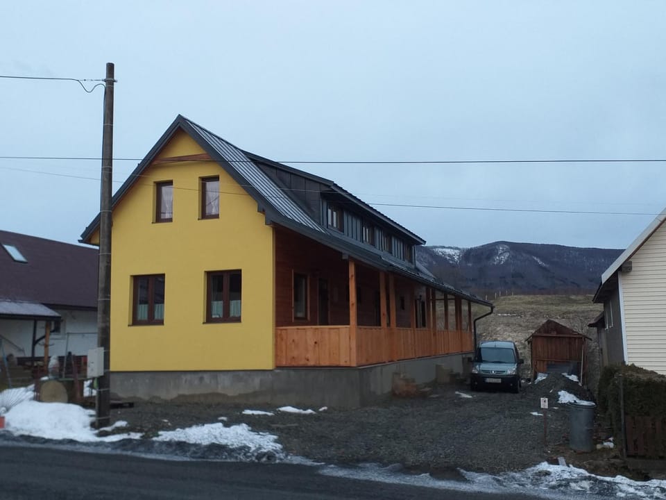 Property building, Winter, Parking