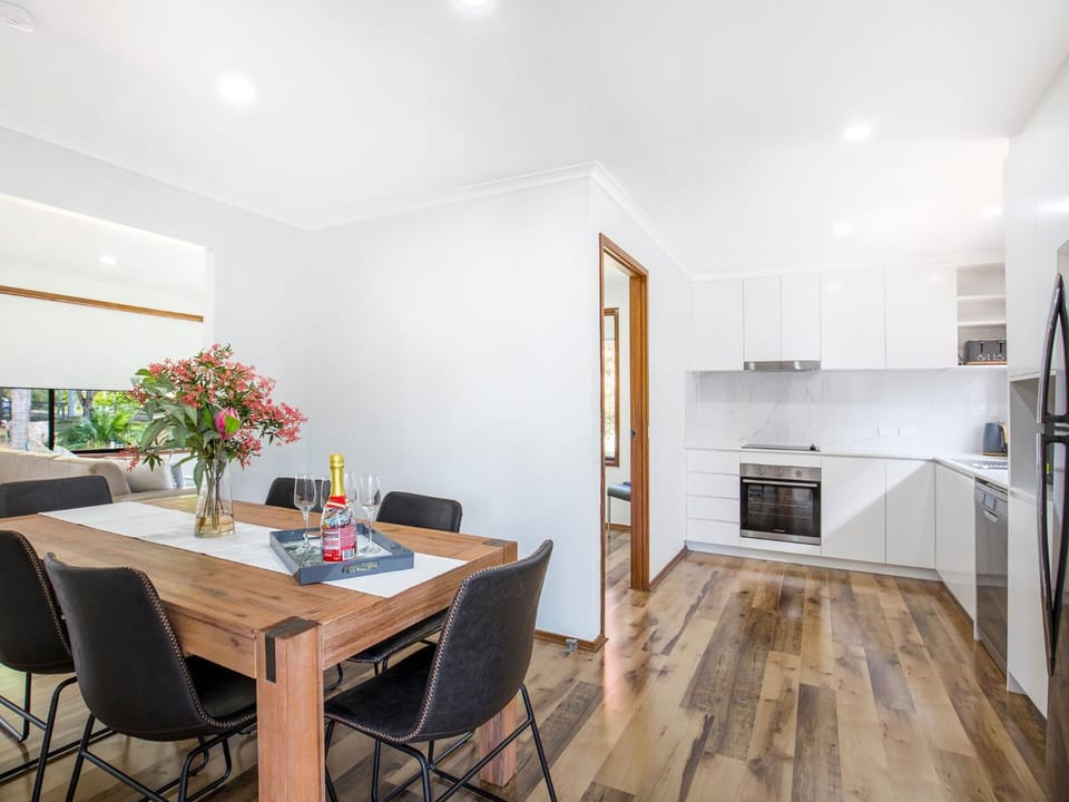 Sea and Sun Pet Friendly 4 Mins to Beach House in Callala Bay