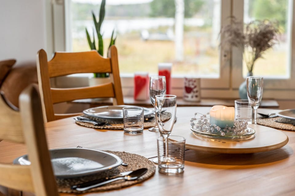 Lapland Sunrise Cottage with lakefront Sauna Apartment in Rovaniemi