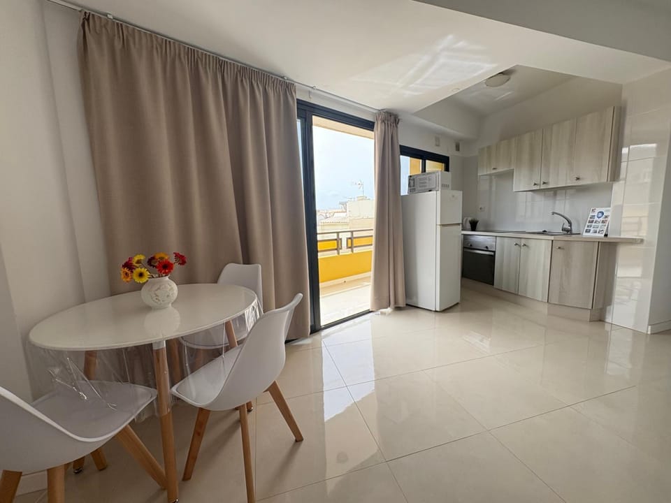 Kitchen or kitchenette, Living room, Dining area