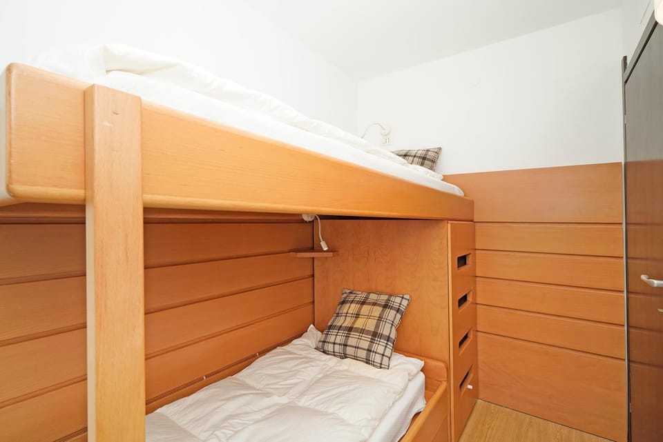 bunk bed