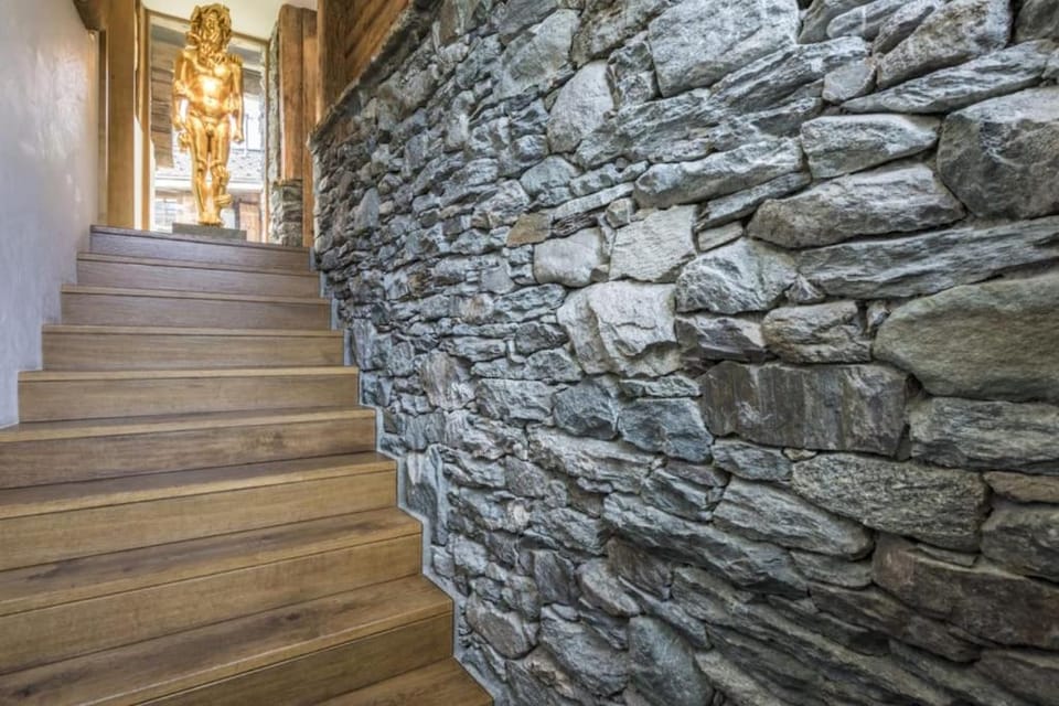Artsy Luxurious Ski-In-Out-Chalet Chalet in Bagnes