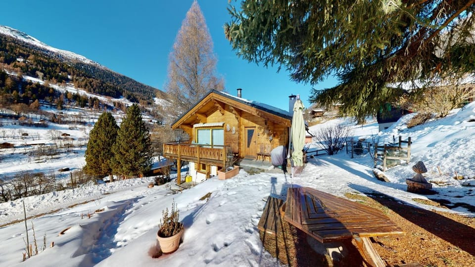 Property building, Winter
