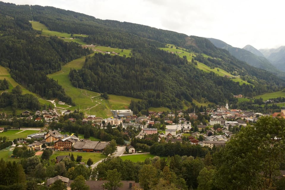 Nearby landmark, Neighbourhood, Natural landscape