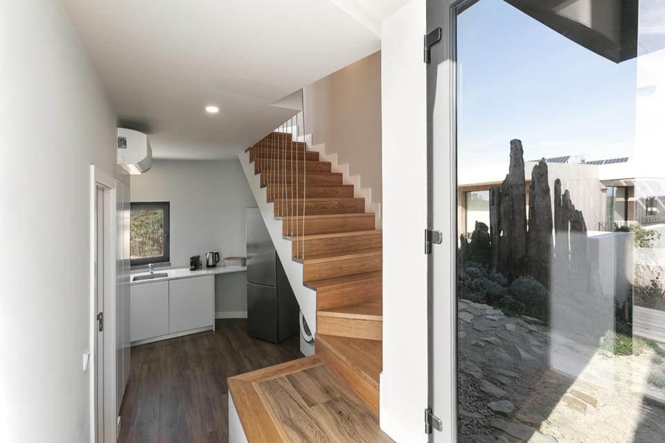 Facade/entrance, Kitchen or kitchenette
