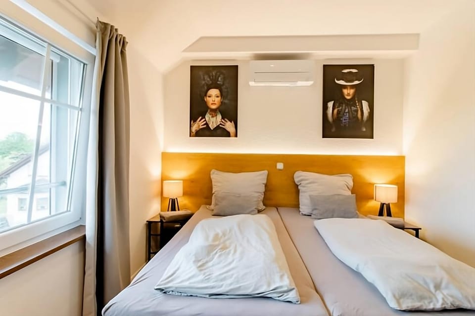 Bed, air conditioner