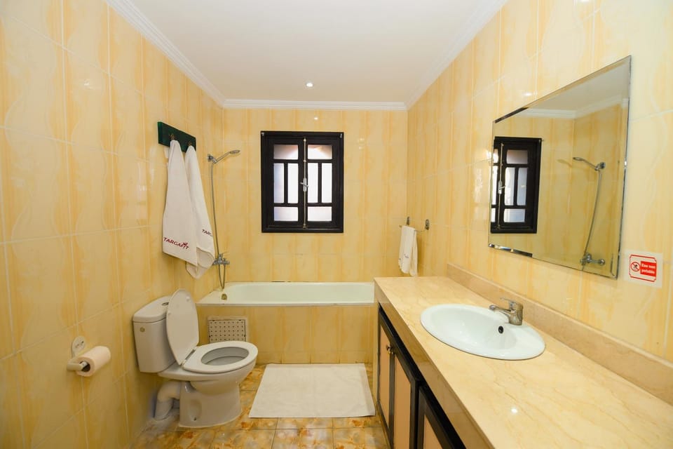 Toilet, Bath