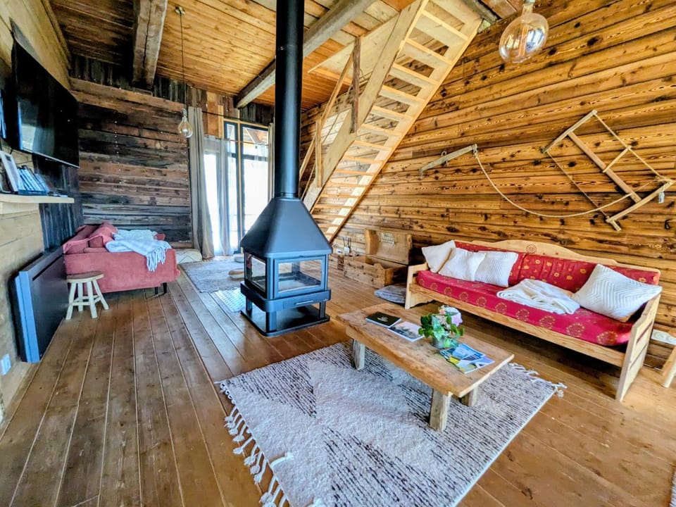 Living room, fireplace