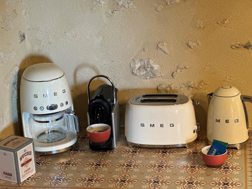 Coffee/tea facilities, toaster