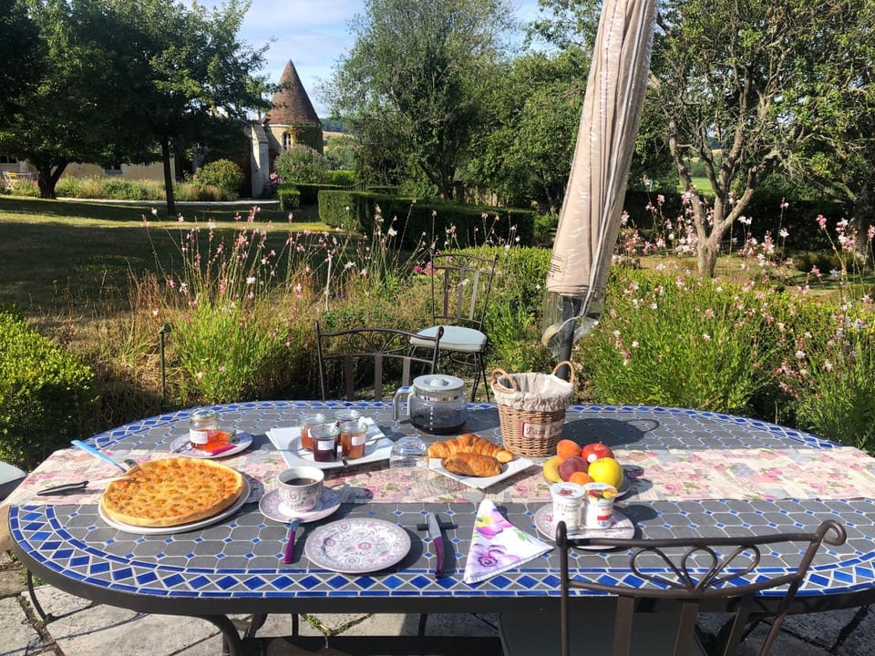Garden, Garden, Balcony/Terrace, Balcony/Terrace, Dining area, Continental breakfast, Dinner