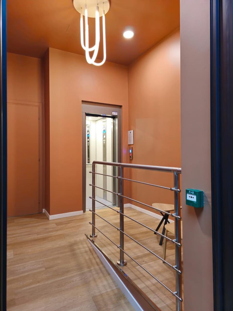 Facade/entrance, elevator