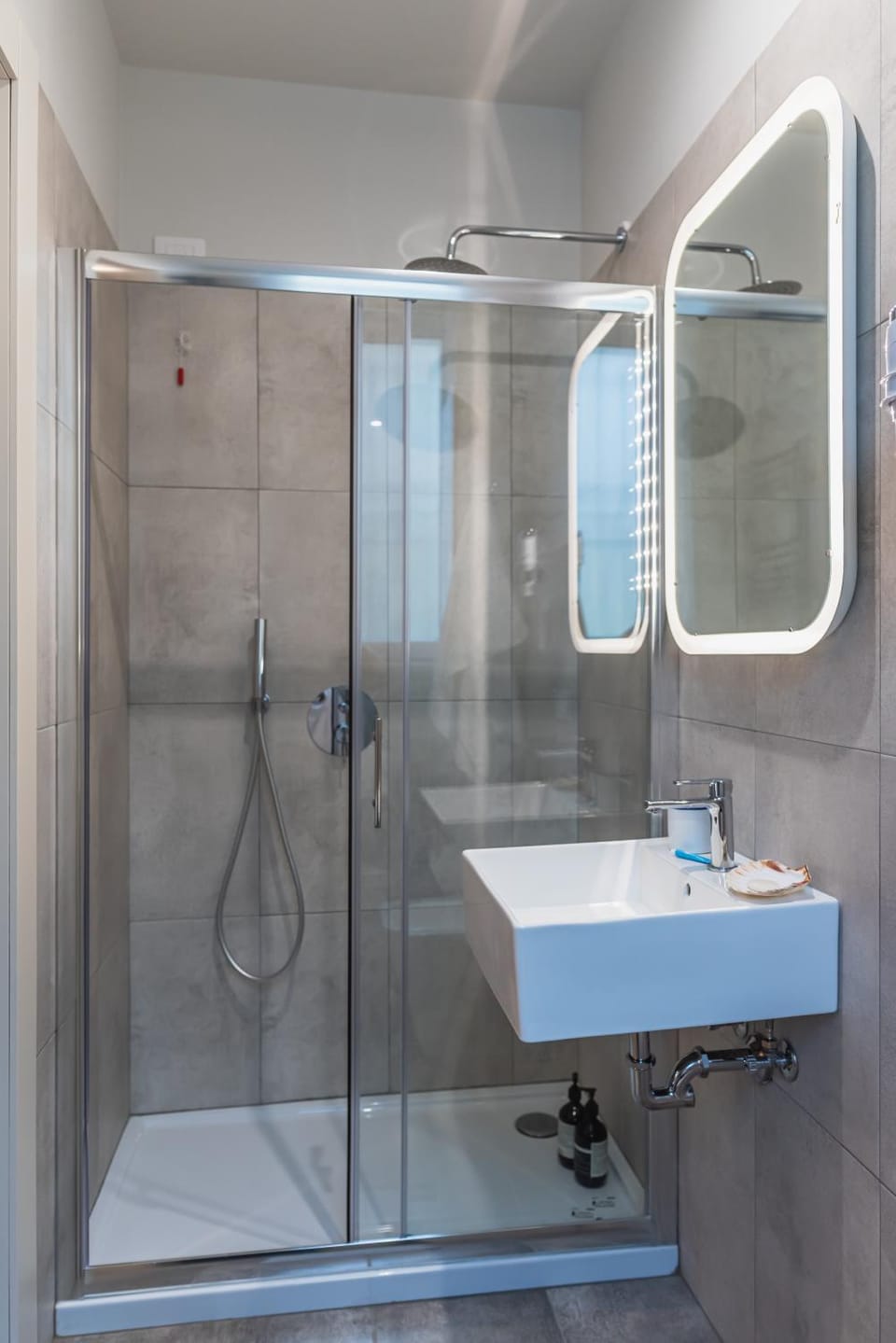Shower, Bathroom