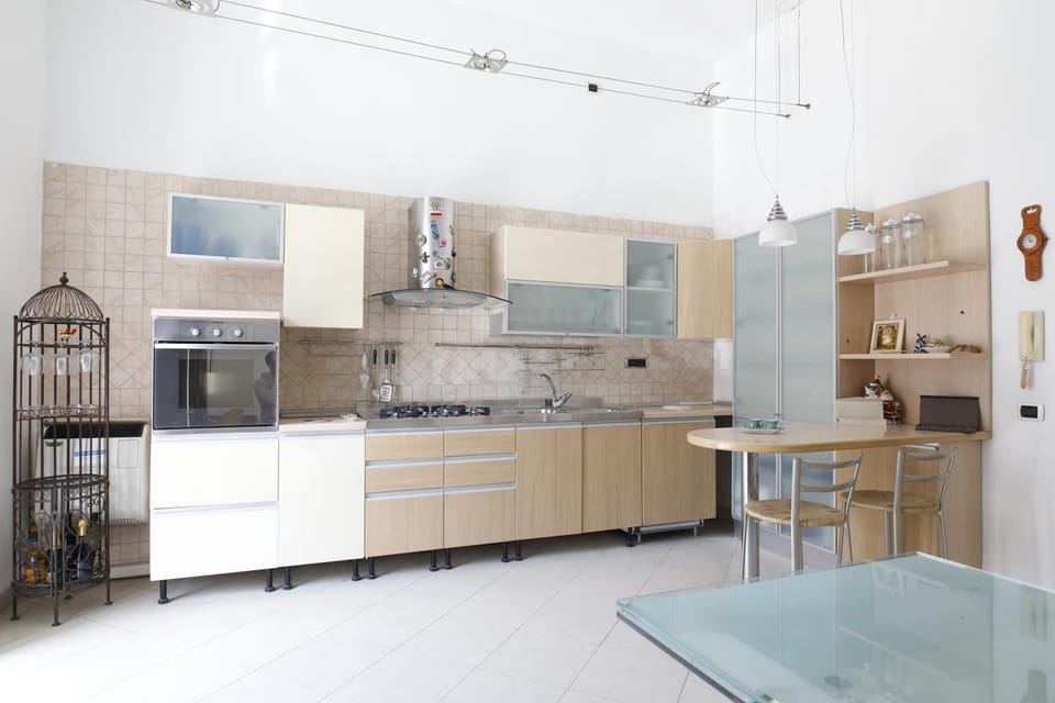 Kitchen or kitchenette, Communal kitchen, kitchen