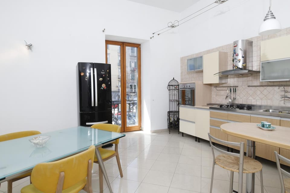 Kitchen or kitchenette, Communal kitchen