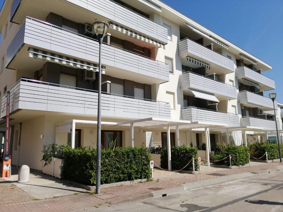 Property building, Street view