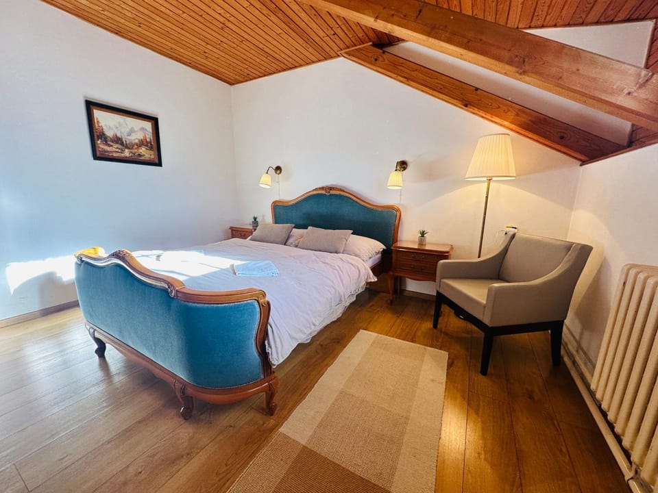 Living room, Photo of the whole room, Bedroom