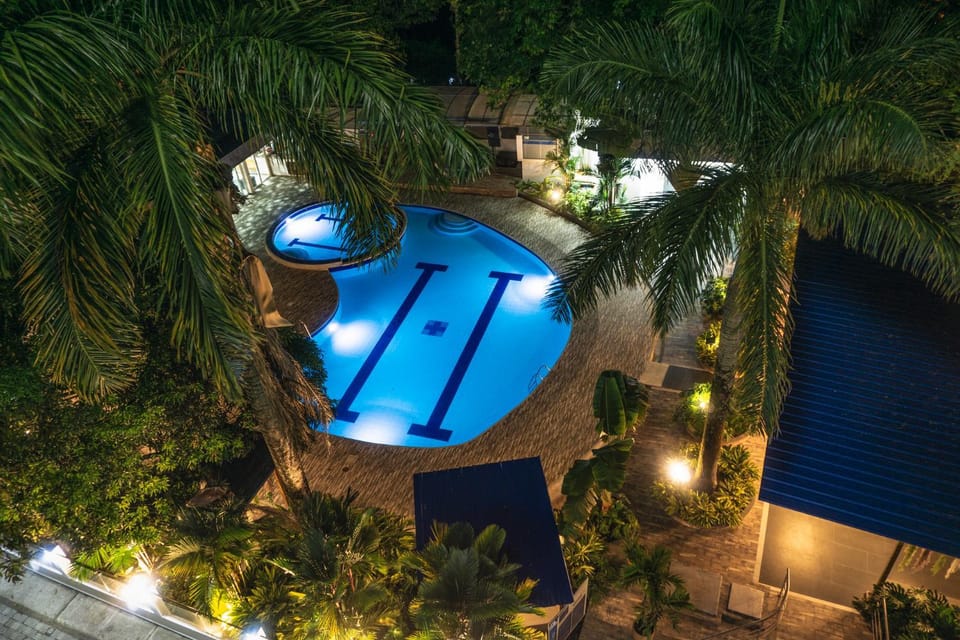 Bird's eye view, Swimming pool