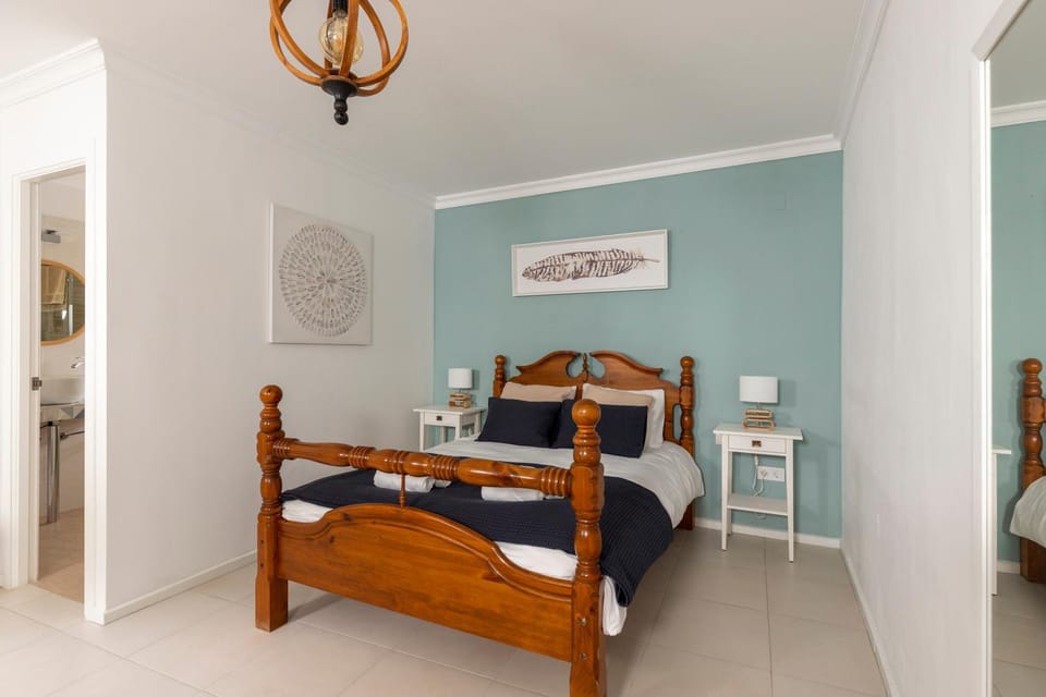 Bedroom, air conditioner