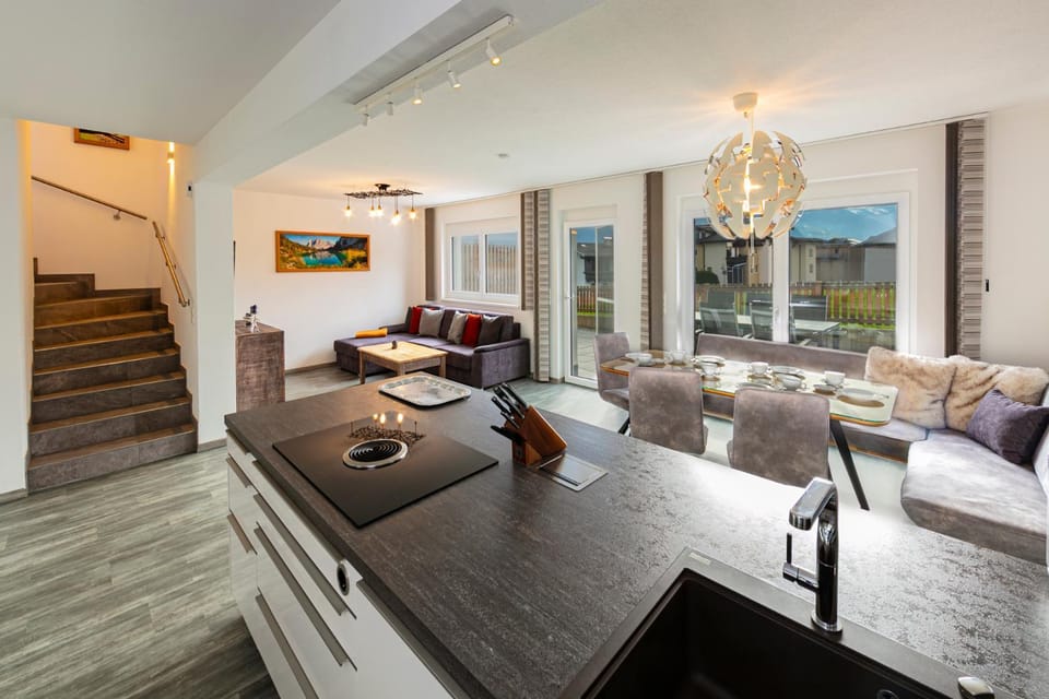 Kitchen or kitchenette, Living room, Food, kitchen