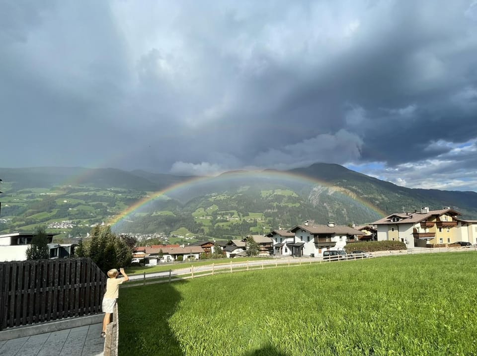 Day, Summer, View (from property/room), Balcony/Terrace, City view, Mountain view