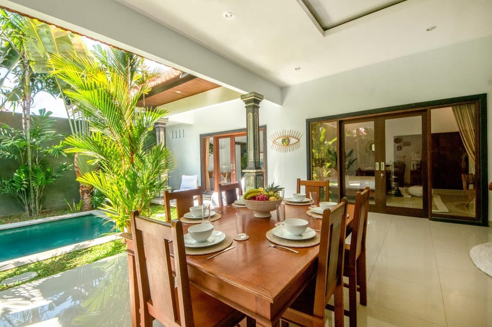 Patio, Day, Garden, Food and drinks, Dining area, Food, Garden view, Pool view, Swimming pool, sunbed