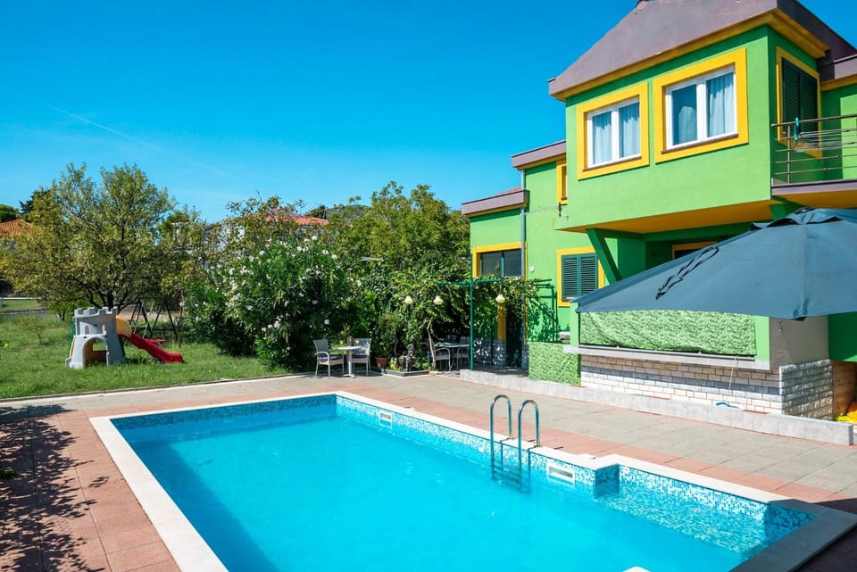 Property building, Swimming pool