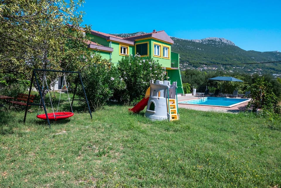 Property building, Swimming pool