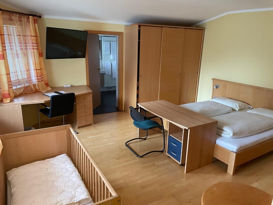Photo of the whole room, Bedroom