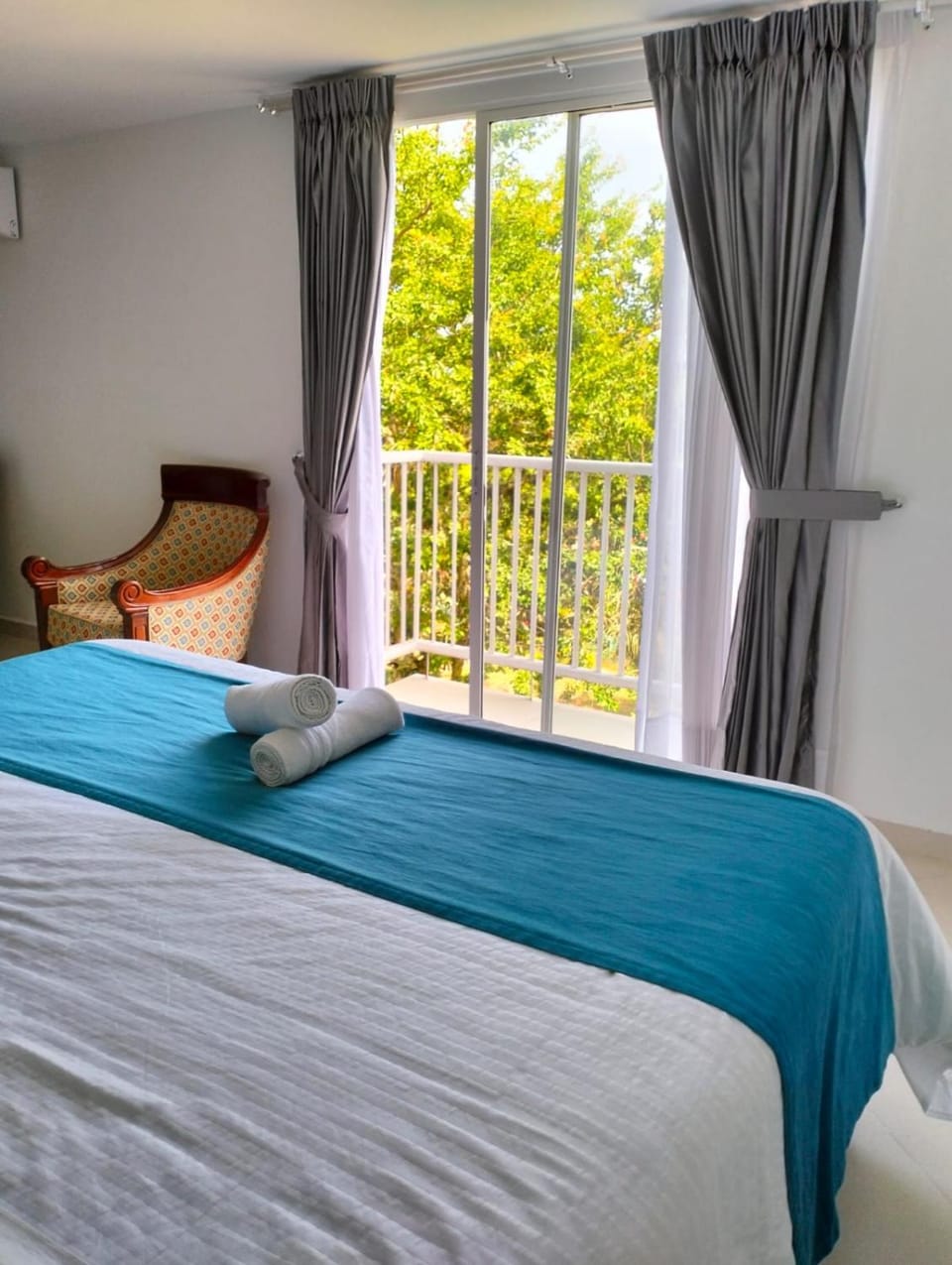 Bed, Balcony/Terrace, Garden view