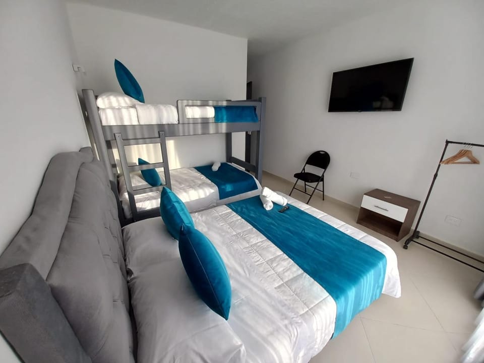 TV and multimedia, Photo of the whole room, Bedroom