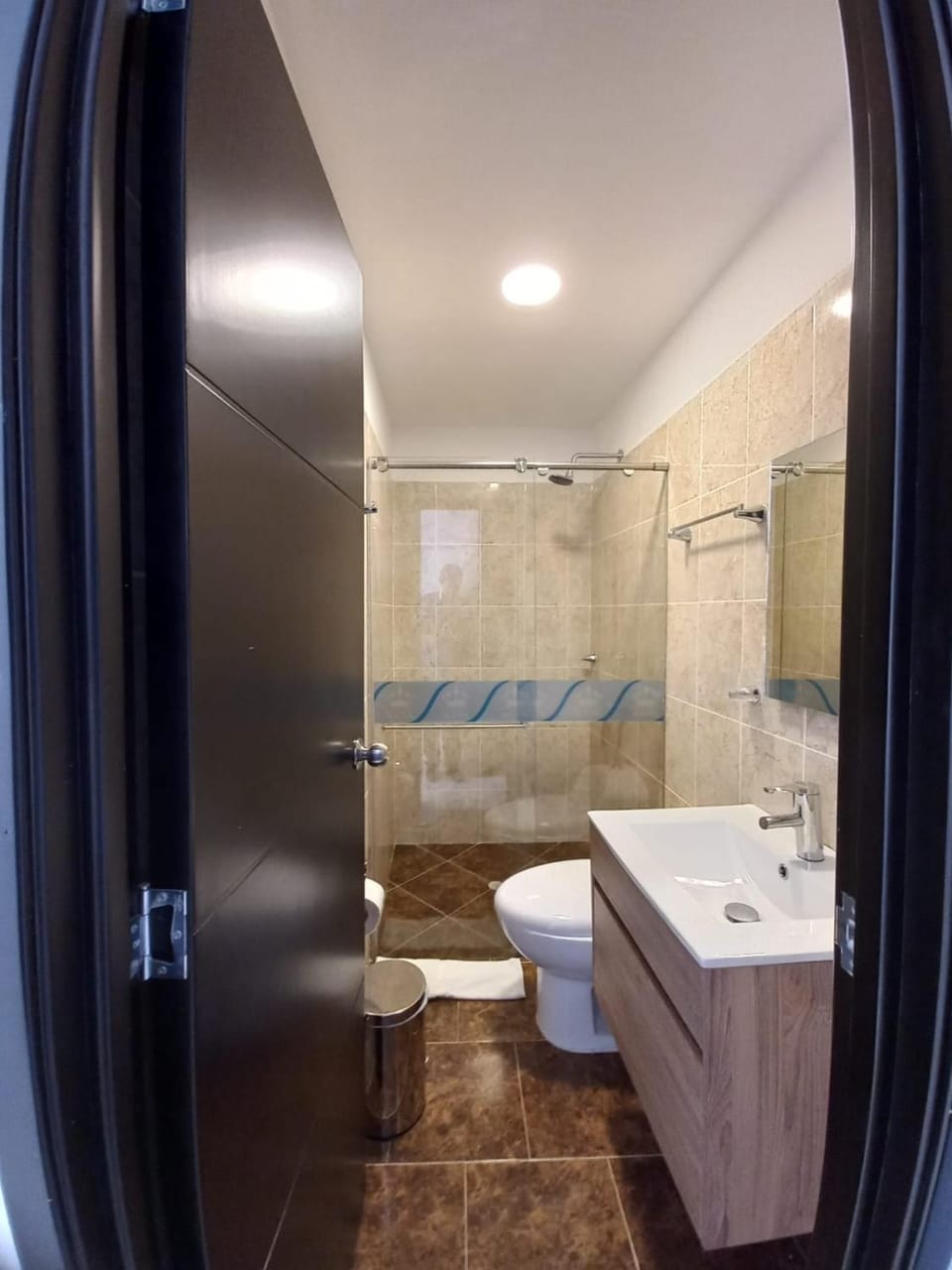Shower, Toilet, Bathroom, towels