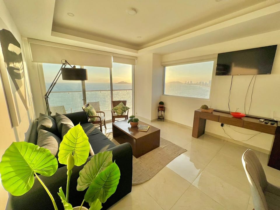 Sunset View Malecón 1401 Vista panoramica al mar Apartment in Mazatlan
