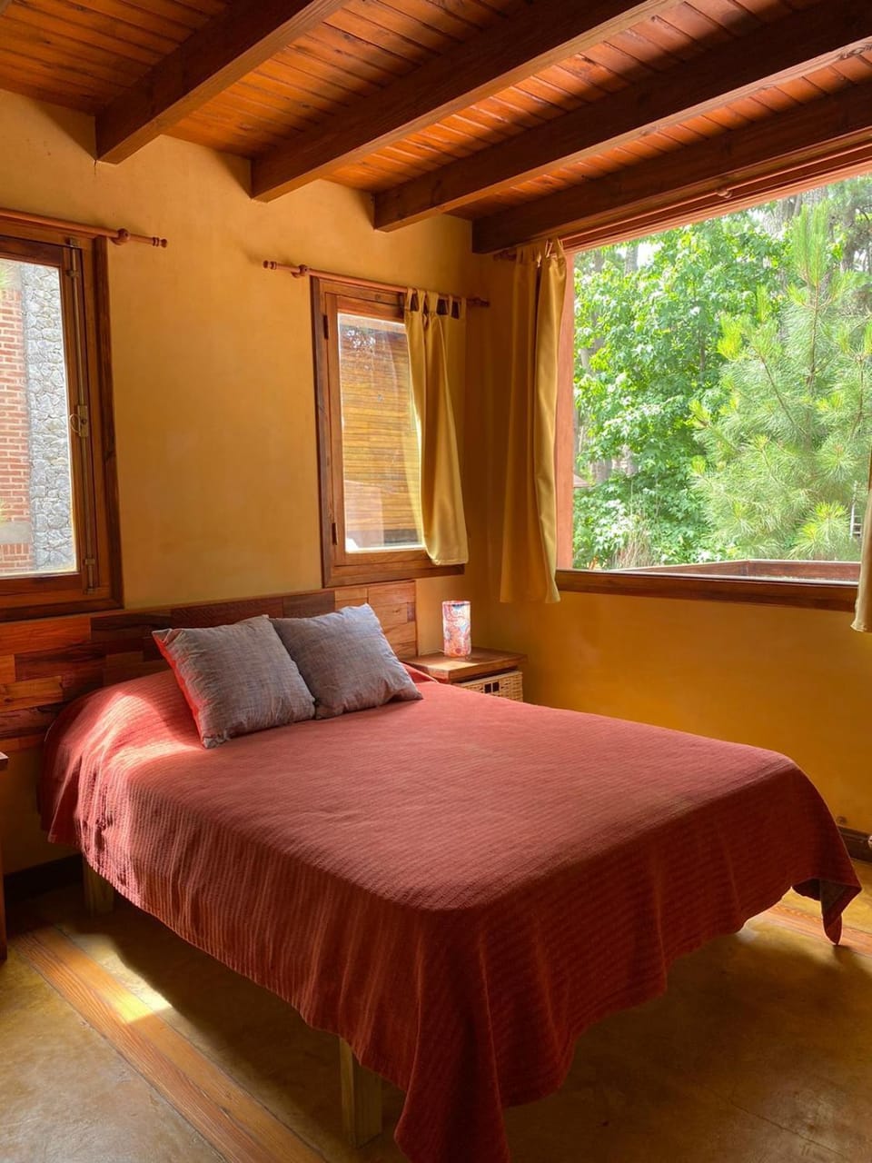 Bed, Photo of the whole room, Garden view