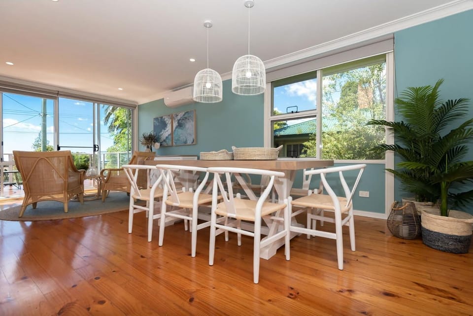 Azure Sands Ocean Views in Batehaven House in Batemans Bay