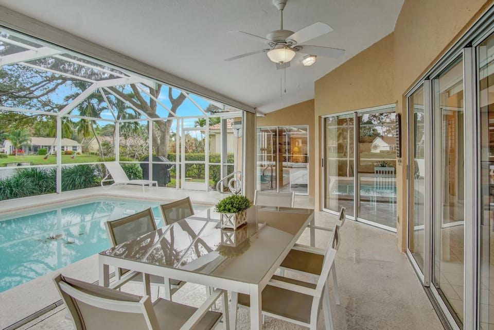 SUPERB VILLA WITH PRIVATE POOL IN NAPLES Villa in Collier County