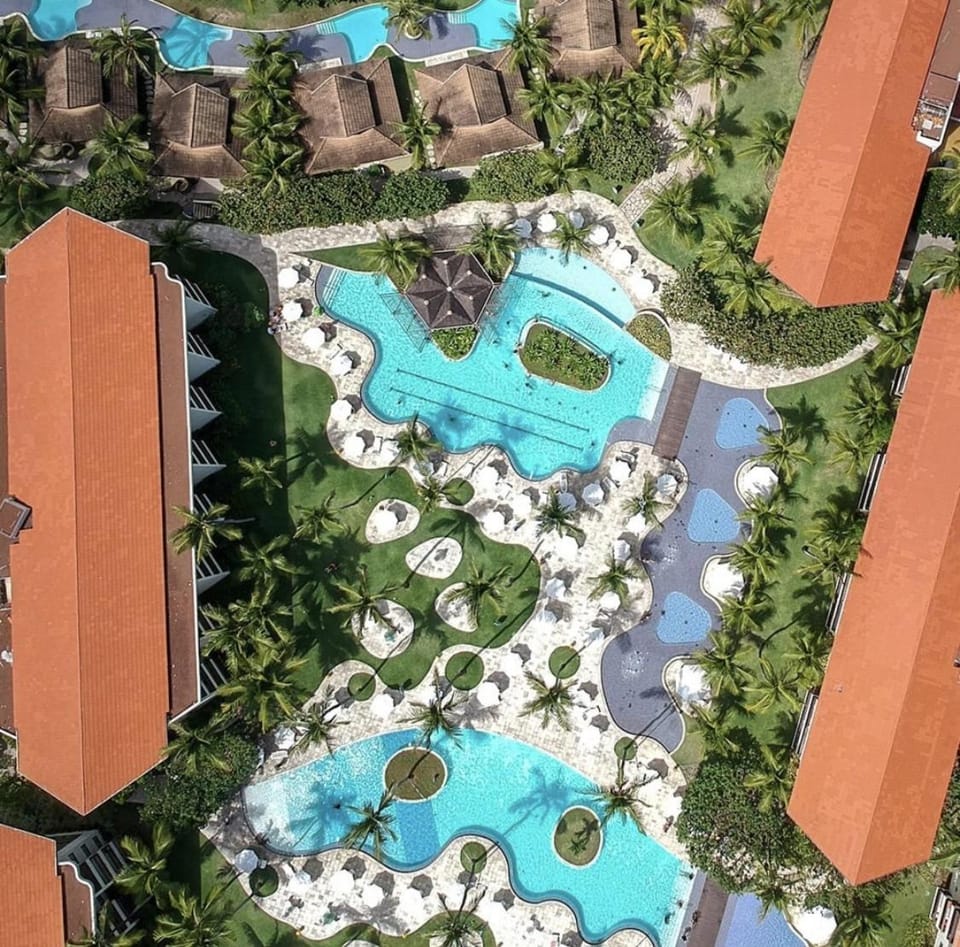 Bird's eye view, Pool view