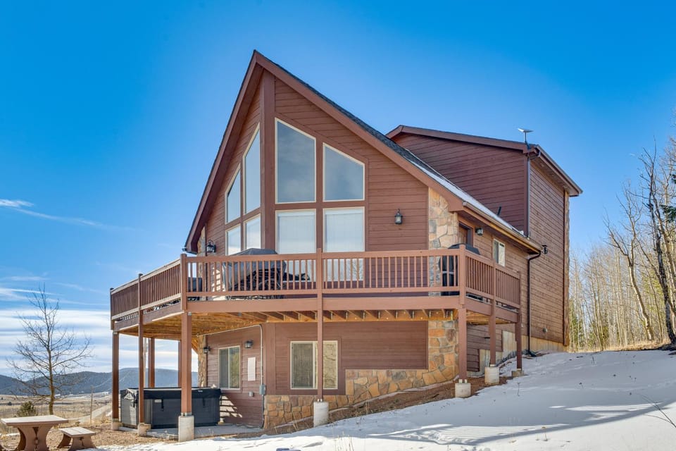 Hot Tub & Mtn Views: Cripple Creek Retreat House in Colorado