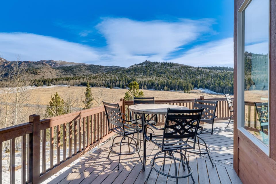 Hot Tub & Mtn Views: Cripple Creek Retreat House in Colorado