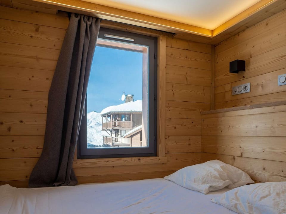 Appartement moderne à Val Thorens - 4 pers - 1 chambre, 1 cabine, skis aux pieds, balcon - FR-1-637-30 Cabin in Les Allues