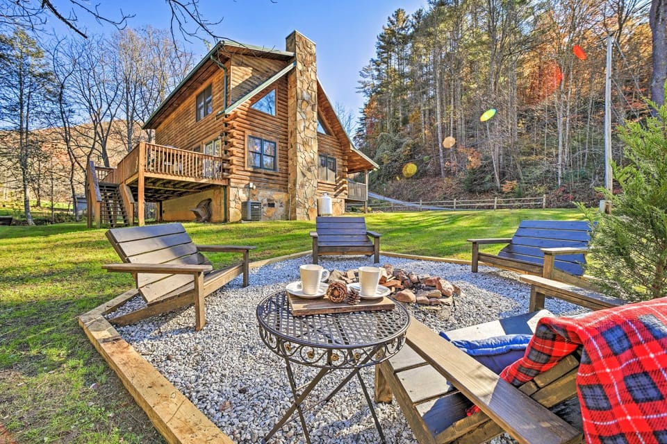 Creekside Bryson City Cabin w/ Private Hot Tub Cabin in Swain County