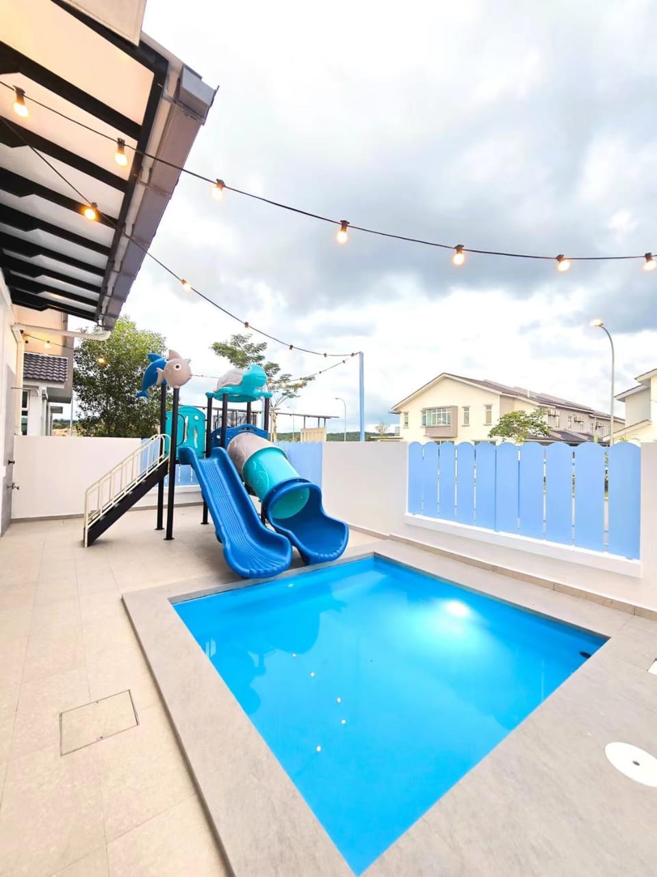 Desaru Kids Water Slide Private Pool & BBQ Homestay Bandar Penawar House in Johor