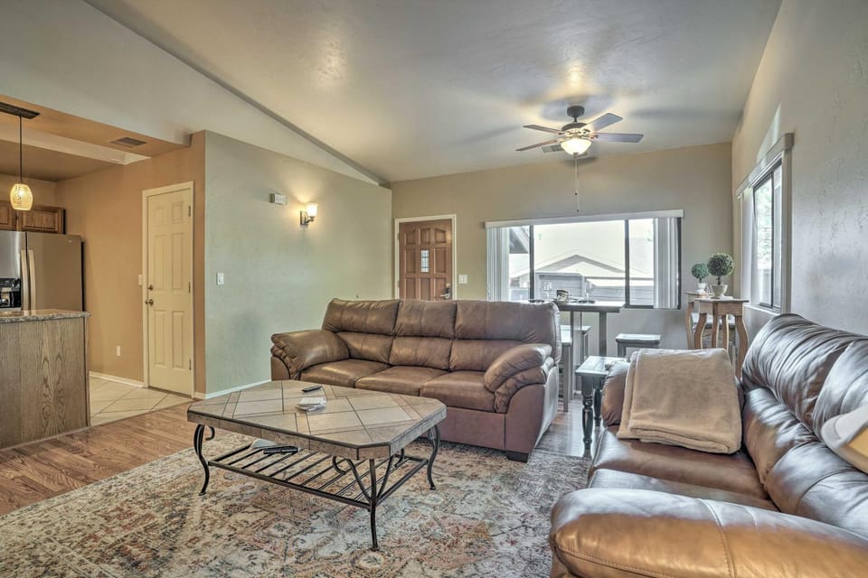 Pet-Friendly Prescott Townhome w/ Fireplace! House in Prescott